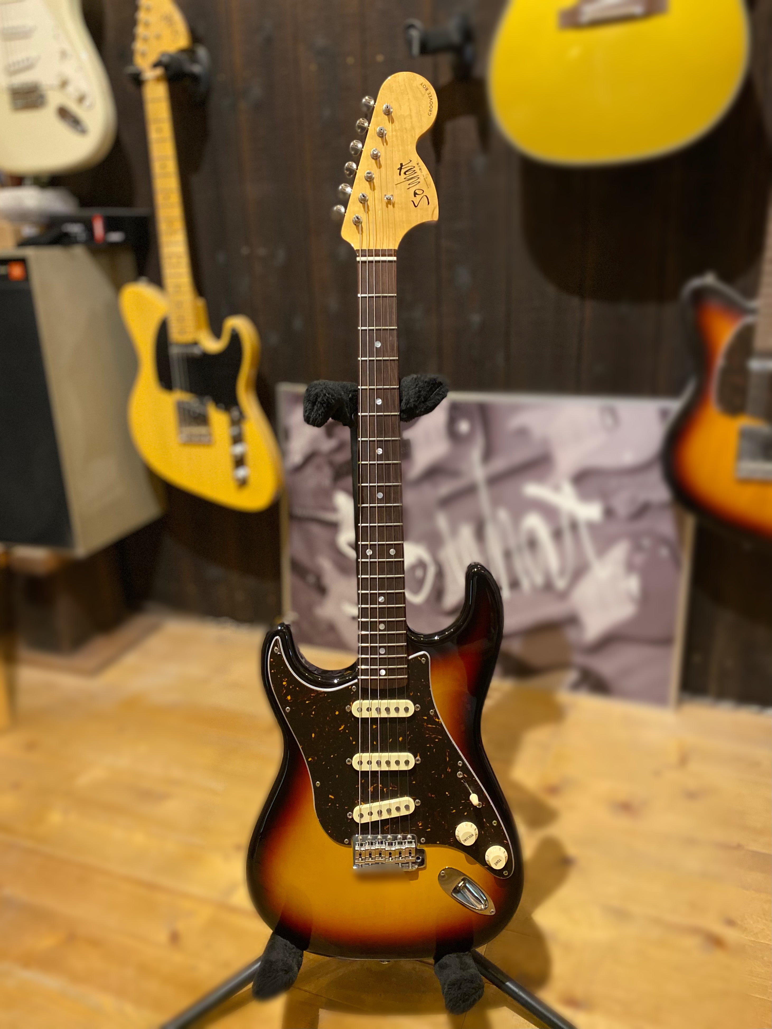 Custom Electric Guitar GROOVEE BOY 3TSB/R Brown So What
